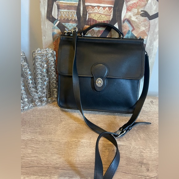 Coach Willis Black Leather Shoulder Bag - Picture 1 of 9